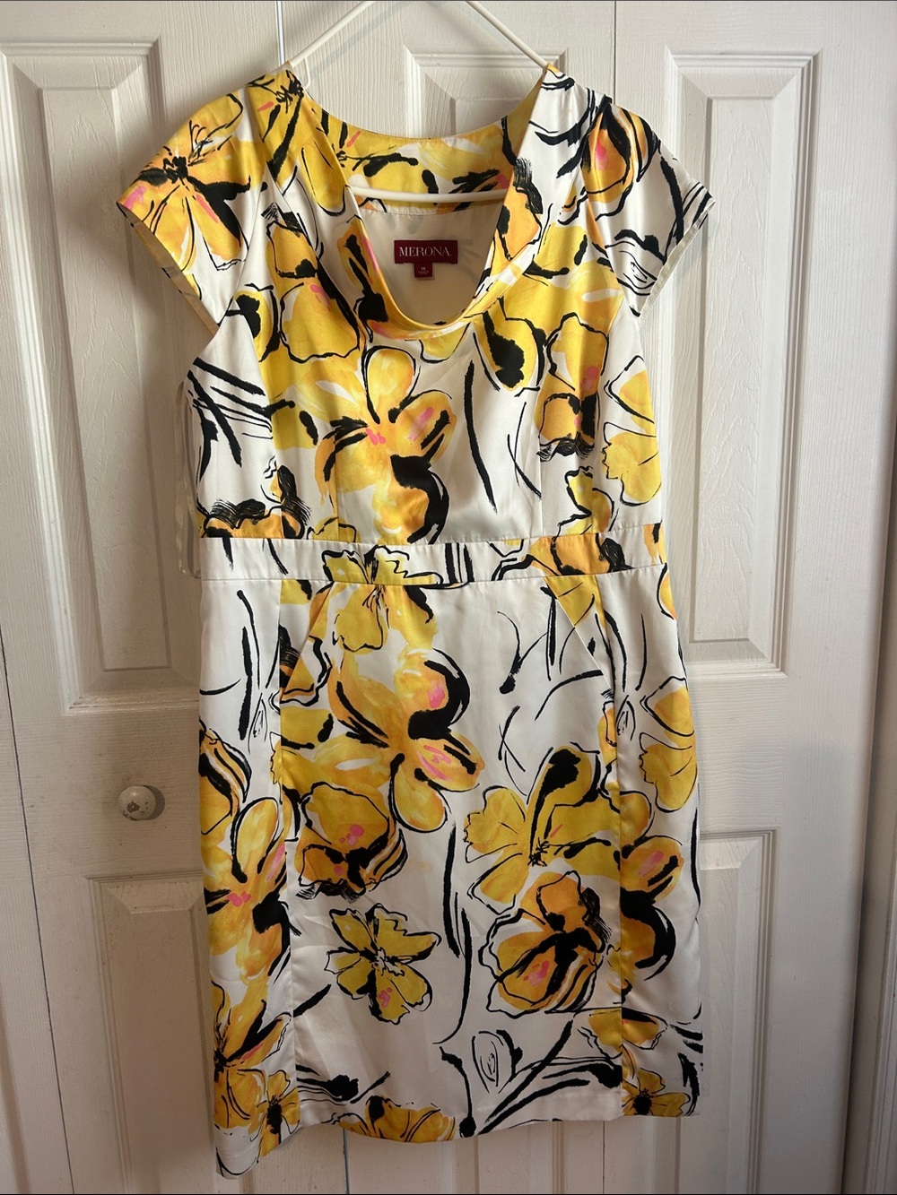Merona Yellow Floral Midi Dress with Black Accents    Size 16💕